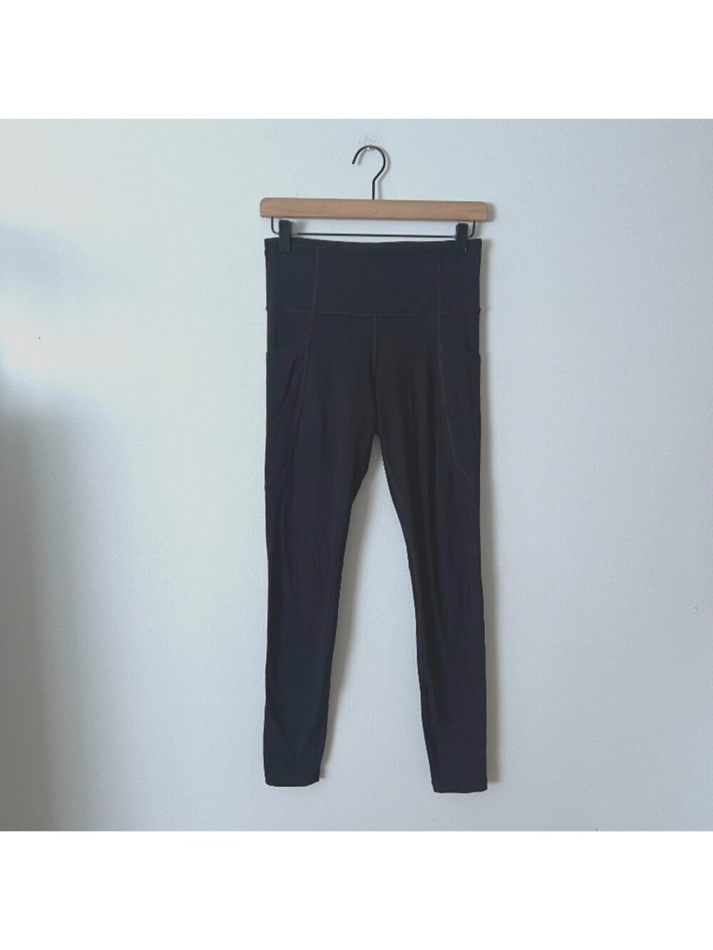 Athleta Stash Pocket Salutation Tight Black Women's Size Small